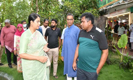 ‘প্রকৃতির ভারসাম্য রক্ষায় বেশি করে গাছ লাগান’