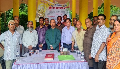 আগৈলঝাড়ায় নবাগত নির্বাহী অফিসারের ঐতিহাসিক মনসা মন্দির পরিদর্শন