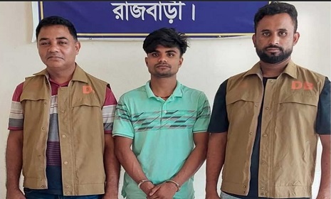 চাঁদাবাজি মামলার আসামী বোতল রানাকে গাজীপুর থেকে গ্রেফতার