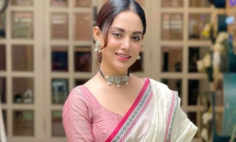 ‘হঠাৎ বৃষ্টির মতো যদি কেউ আসে, তখনই বিয়ে করব’