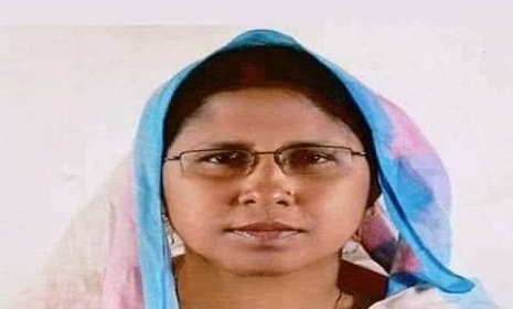 নগরকান্দায় কেন্দ্রীয় মহিলা লীগ নেত্রী ডিবির হাতে আটক