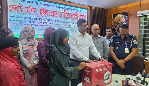 আদমদীঘি উপজেলা পরিদর্শনে অতিরিক্ত বিভাগীয় কমিশনার