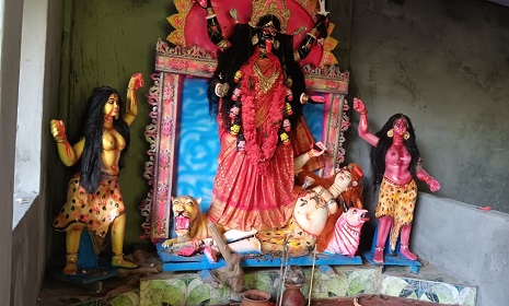 ফরিদপুরে রাতের অন্ধকারে একটি সার্বজনীন দুর্গা মন্দির ভাঙচুর