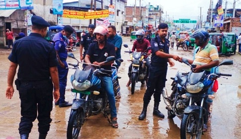 র্যাব-ট্রাফিকের যৌথ অভিযান: ৩০ মামলা, জরিমানা আদায়