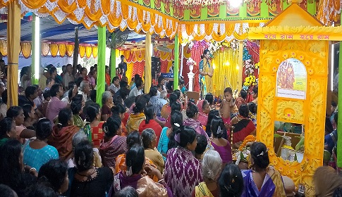ভক্তের ঢল নেমেছে ঈশ্বরদীর আরামবাড়ীয়ায়