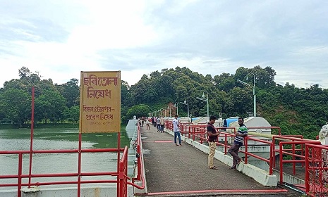 কাপ্তাই হ্রদের পানি বিপদসীমায়, মঙ্গলবার খোলা হবে ১৬ টি জলকপাট