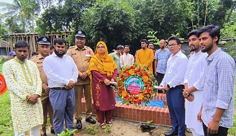 জামালপুরে জুলাই আন্দোলনে শহীদদের সমাধিতে পুষ্পার্ঘ্য