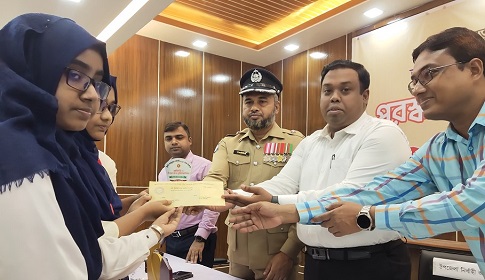 পাংশায় জুলাই শহিদদের স্মরণে দোয়া মাহফিল ও পুরস্কার বিতরণ