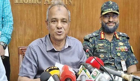 ‘পুলিশের লুট হওয়া অস্ত্রের খোঁজ দিলেই মিলবে পুরস্কার’
