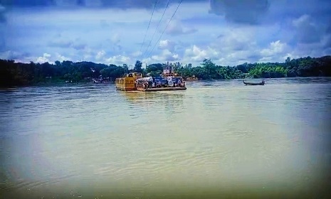চারদিন পর চন্দ্রঘোনা-রাইখালী নৌ রুটে ফেরি চলাচল শুরু