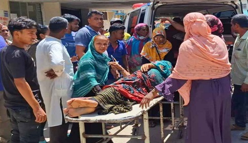 নড়াইলে গ্রামের দুই পাড়ার মধ্যে ভয়ানক সংঘর্ষ, নারীসহ আহত ৩০