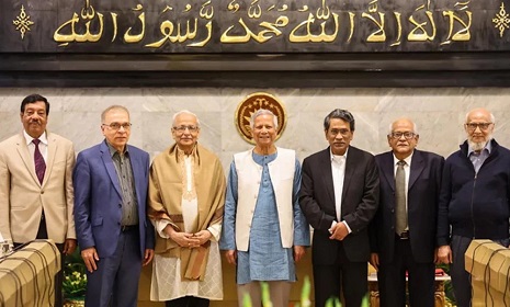 প্রধানমন্ত্রী হলে থাকা যাবে না দলীয় প্রধানের পদে