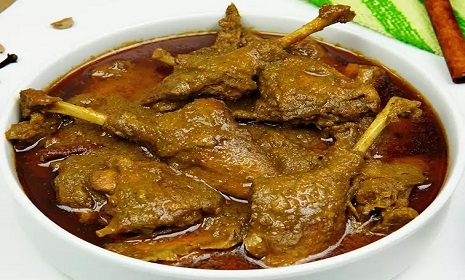 বৃষ্টির দুপুরে ঝাল ঝাল হাঁস ভুনা করবেন যেভাবে
