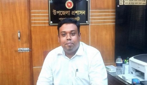ভোগান্তি মুক্ত ভূমি সেবা দিয়ে প্রশংসায় ভাসছে পাংশার ইউএনও 