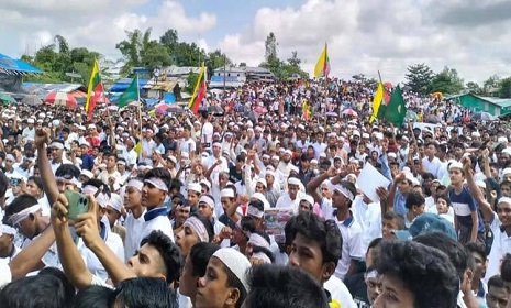 ঝুপড়ি ঘর ছেড়ে নিজ দেশে ফিরতে রোহিঙ্গাদের সমাবেশ
