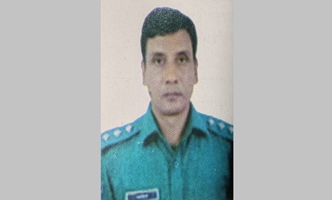 পশ্চিমবঙ্গ পুলিশের কাছে আটক বাংলাদেশী পুলিশ কর্মকর্তা