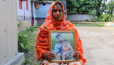 খুনের আসামিরা যাচ্ছে বিদেশ, বিচার পাওয়া নিয়ে শঙ্কায় পরিবার