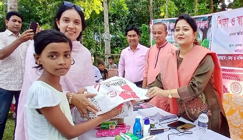 ৩৪২ জন শিশু শিক্ষার্থী পেলো শিক্ষা উপকরণ