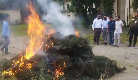 রাজৈরে ৫৮টি চায়না জাল জব্দ করে পুড়িয়ে ধ্বংস