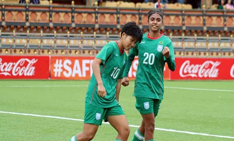 নেপালের জালে প্রীতির হ্যাটট্রিক, দাপুটে জয় বাংলাদেশের