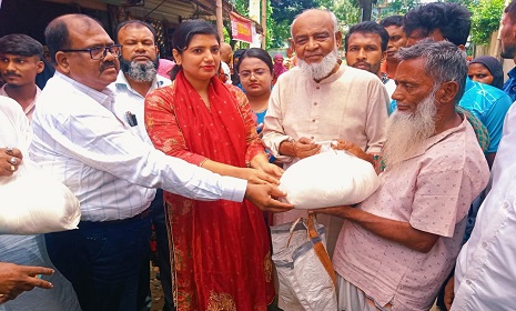 মহম্মদপুরে ওএমএস'র আওতায় আটা বিক্রির উদ্বোধন