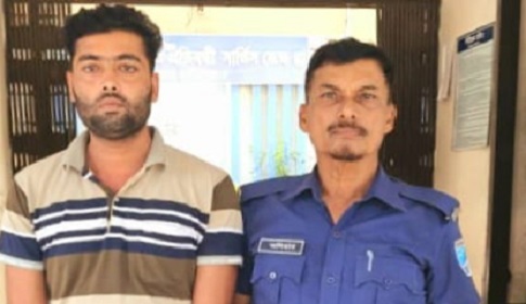 সালথায় প্রবাসীর স্ত্রীকে ইভটিজিংয়ের অভিযোগে যুবক আটক