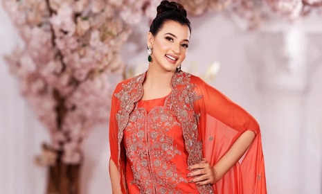 ‘ভালো মেয়েদের জন্য রঙিন জীবন না’