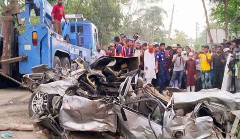 আগস্টে সড়কে ঝরল ৫০২ প্রাণ