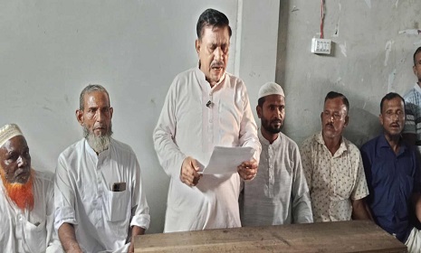 নিজেকে বিএনপি নেতা দাবি করে নুরু মাতুব্বরের সংবাদ সম্মেলন