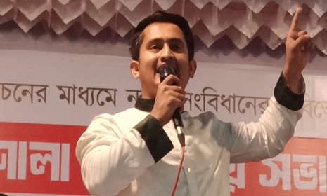 ‘আগামীতে বাবা-মায়ের নামসহ চাঁদাবাজ-বাটপারদের তালিকা ঝুলিয়ে দেওয়া হবে’