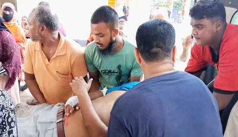 আধিপত্য বিস্তার করাকে কেন্দ্র করে নড়াইলের পার-মল্লিকপুর গ্রাম ফের অশান্ত