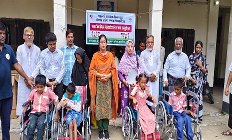 কাপাসিয়ায় বিশেষ চাহিদাসম্পন্ন শিশু শিক্ষার্থীদের অ্যাসিসটিভ ডিভাইস বিতরণ 