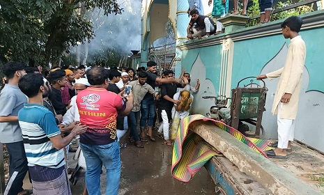 দরবারে হামলার সময় ভক্তকে পিটিয়ে হত্যা, ৪ হাজার জনের নামে মামলা 