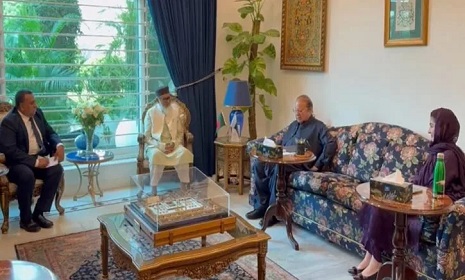 নওয়াজ শরীফের সঙ্গে ধর্ম উপদেষ্টার বৈঠক