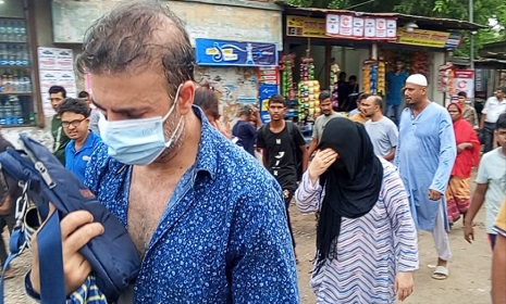যশোরে বিদেশি দম্পতিকে ‘মলম পার্টির’ অপবাদ দিয়ে হেনস্তা-স্বর্ণালঙ্কার ছিনতাই