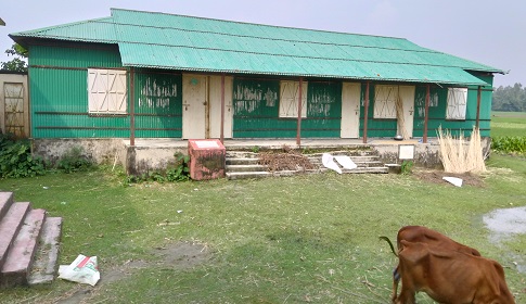 সোনাতলায় প্রাথমিক বিদ্যালয়ের স্লিপের টাকা ভারপ্রাপ্ত শিক্ষিকের পকেটে