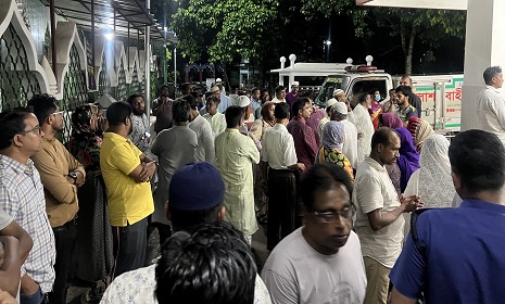 বাবা-মায়ের কবরেই শায়িত হলো ফরিদা পারভীন