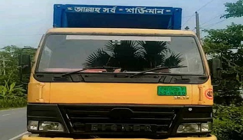 নাটোরে মহাসড়কে কাভার্ডভ্যান আটকিয়ে ১০ লাখ টাকার মালামাল লুট  