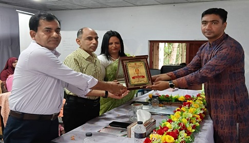 লোহাগড়া সরকারি আদর্শ কলেজে নবাগত শিক্ষার্থীদের পরিচিতি সভা