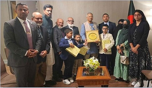 প্রধান উপদেষ্টার সঙ্গে নিউ ইয়র্কে নিহত বাংলাদেশি পুলিশ কর্মকর্তার পরিবারের সাক্ষাত