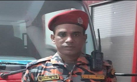 আগুন নেভাতে গিয়ে অগ্নিদ্বগ্ধ ফায়ার সার্ভিস কর্মকর্তার মৃত্যু