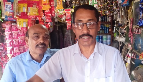 মহম্মদপুরে বন্ধুত্বের টানে বিবাহহীন জীবন দুই বন্ধুর