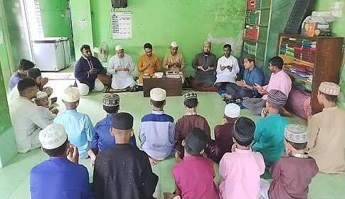 এতিম খানায় দুপুরের খাবার ও দোয়ার আয়োজন করলো মানবিক করিম টিম