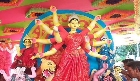 চাটমোহরে ৫২টি মন্ডপে পূজার আয়োজন