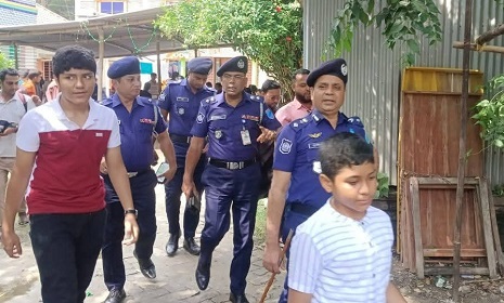 সালথায় বিভিন্ন পূজা মন্ডপ পরিদর্শন করলেন অতিরিক্ত ডিআইজি সুলাইমান 