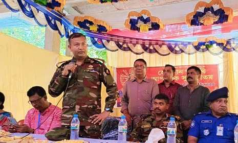 কাপ্তাই জোন অধিনায়ক কাপ্তাইয়ে পুজা মন্ডপ পরিদর্শন