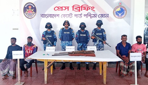 সুন্দরবনে বনদস্যু বাহিনীর আন্তানা থেকে অপহৃত ৪ জেলে উদ্ধার