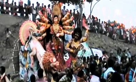 ধামরাইয়ে শান্তিপূর্ণভাবে ২০৪টি পূজামন্ডপের প্রতিমা বিসর্জন 