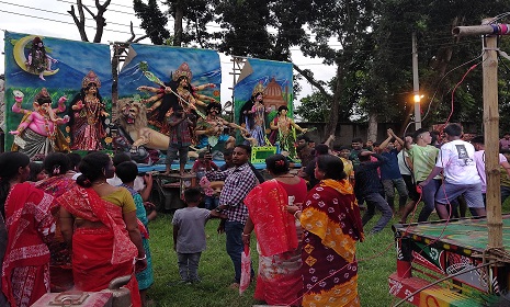 পাংশায় প্রতিমা বিসর্জনের মধ্য দিয়ে শান্তি পূর্ণ ভাবে শারদীয় দুর্গা পুজা সম্পন্ন