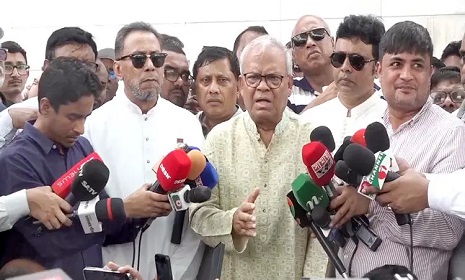 ‘ড. ইউনূসকে অসুর বানিয়ে ভারত নিম্নরুচির পরিচয় দিয়েছে’